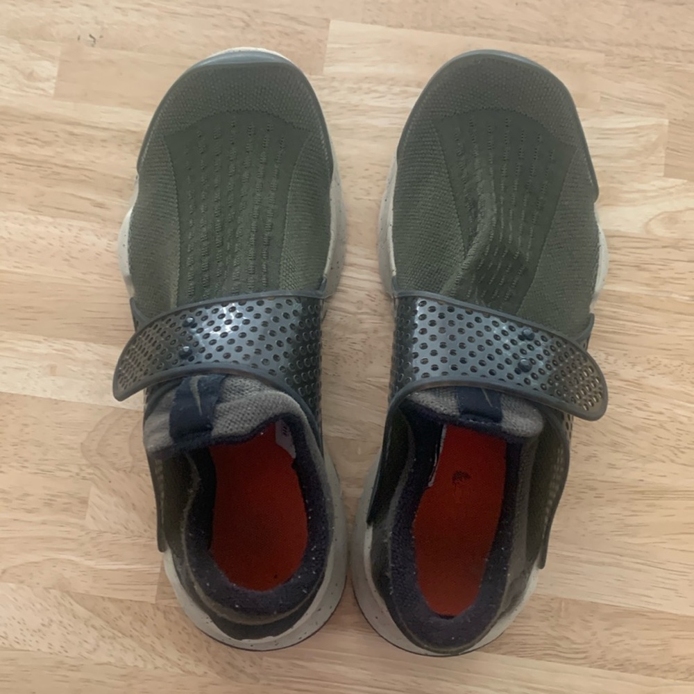 Nike Sock Dart shoes. Men’s. Olive green, ivory/cream sole and black strap. Sz8